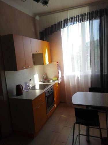 Apartment On Volzhskaya 81-b