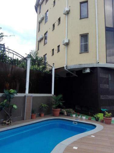 Apartment On Volzhskaya 81-b