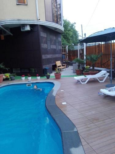 Apartment On Volzhskaya 81-b