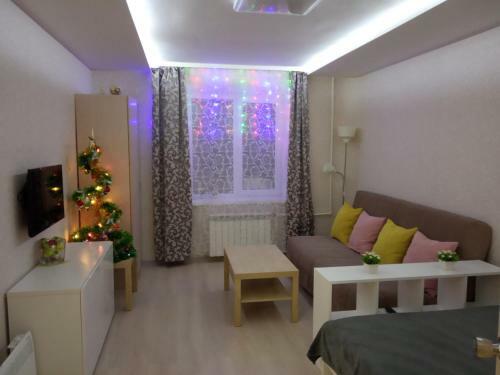 Apartment On Svyazi 8