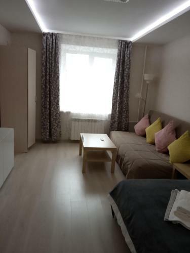 Apartment On Svyazi 8