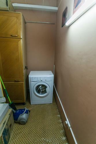Apartamento 2kv Alieksandra Matrosova 1/2
