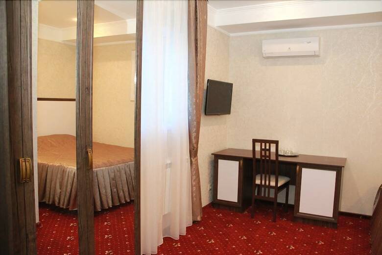 Lazurny Bereg Hotel