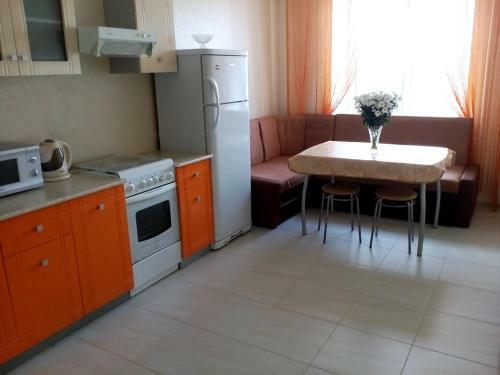 Apartment On Shirotnaya 172 A