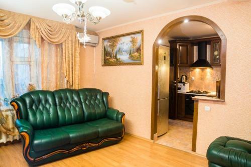Apartment On Druzhby 105