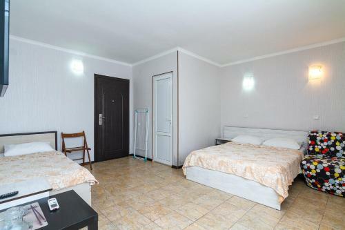 Hostal Anzhelika Albatros Guest House