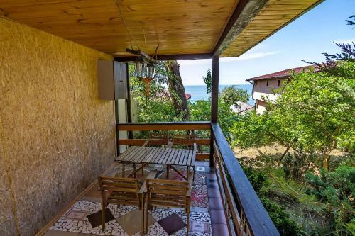 Hostal Anzhelika Albatros Guest House