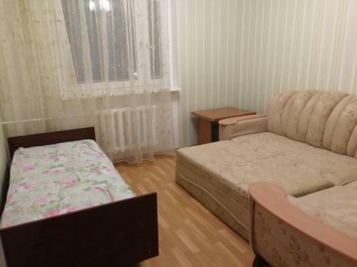 Apartment On Surgutskoe Shosse 9