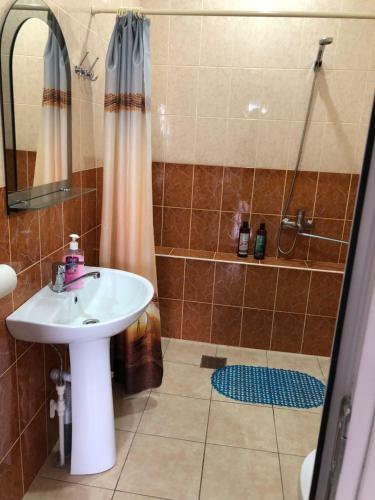 Hostal Kak Doma Guest House