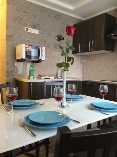 Apartment On Checherskiy