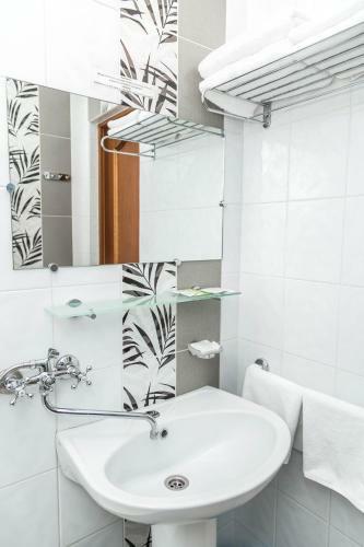 Hotel Zolotaya Dolina - Academgorodok