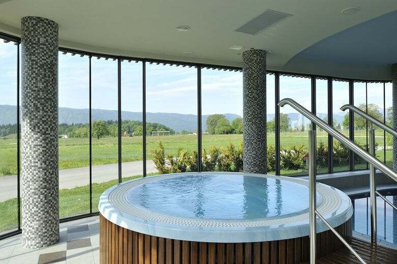 Lambergh Chateau & Hotel