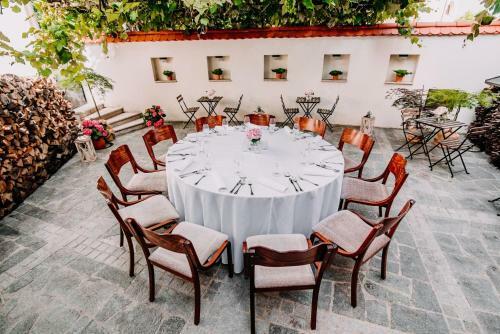 Apartments Avio