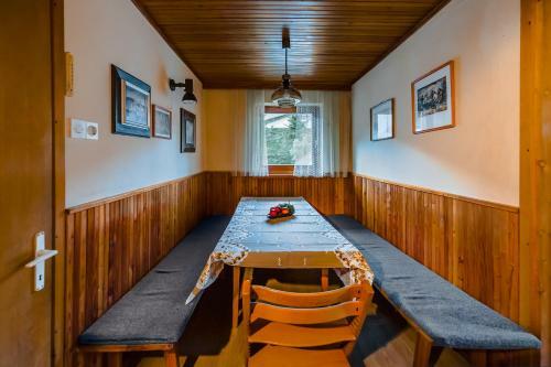 Dedkova Hi?a/grandpa's House