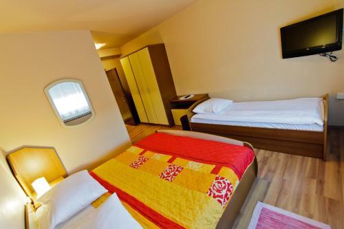 Hostal Guesthouse Les