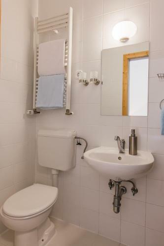 Hostal Reka Hisa River Side Lodge