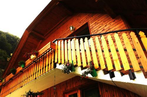 Hostal Reka Hisa River Side Lodge