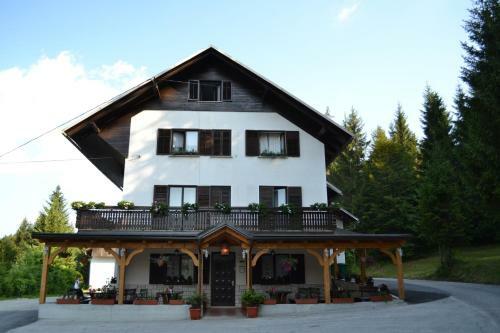 Hostal Guest House Kme?ki Hram