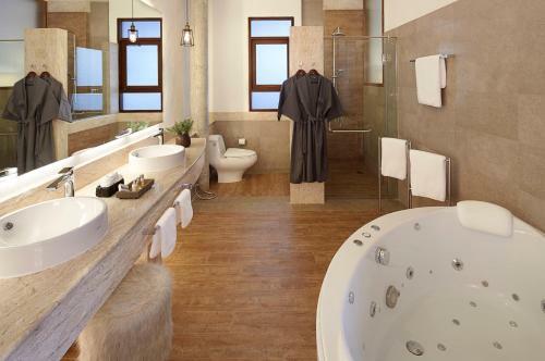 Hotel Boribot Pool Resort