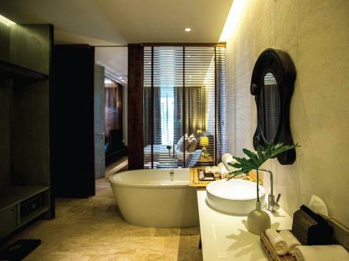 Hotel Atta Lakeside Resort Suite