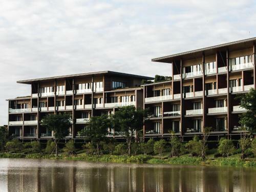 Hotel Atta Lakeside Resort Suite