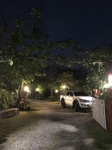 Hotel Baan Suan Rim Nam