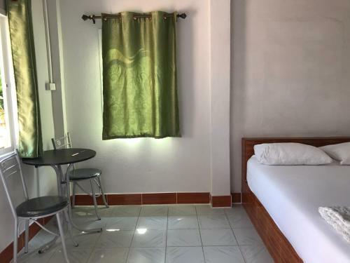 Hotel Rubtawan Sichang Resort