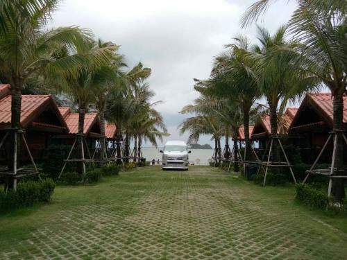 Hotel Ploenura Resort Laemsing