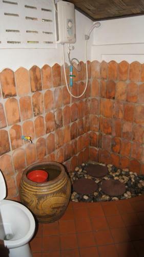 Hostal Mut Mee Garden Guest House