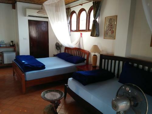 Hostal Mut Mee Garden Guest House