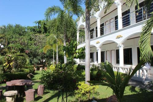 Hotel White Elephant Resort