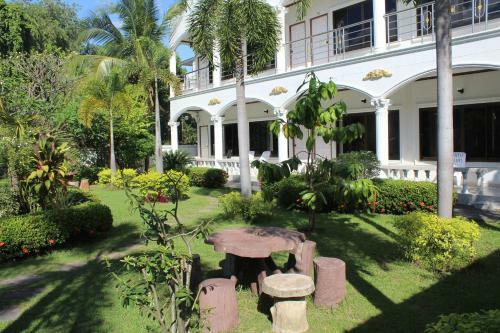 Hotel White Elephant Resort