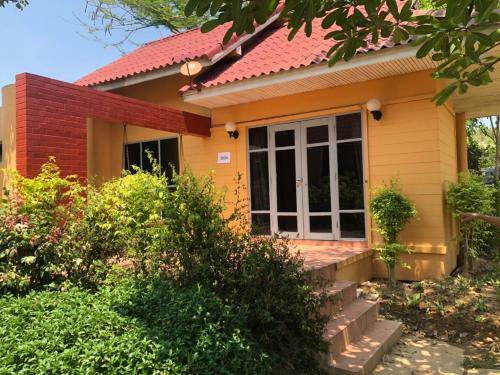 Hotel Petch Rim Tan Resort