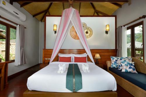 Hotel Pingchan Koh Phangan Beachfront Resort