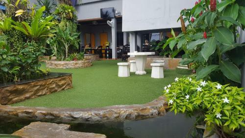 First And Frang Hotel