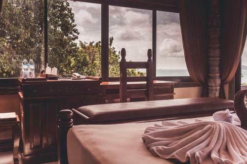 Blue Hill Beach Resort By Le Palais Hotel