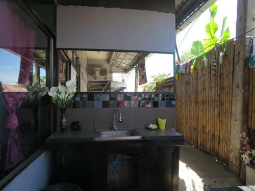 Hostal Same Same Guesthouse, Bar & Restaurant