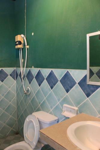 Hostal Baan Talay Guesthouse