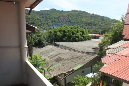 Hostal Baan Talay Guesthouse