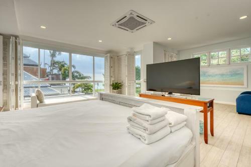 Exclusive Beachfront Villa By Pearl Property