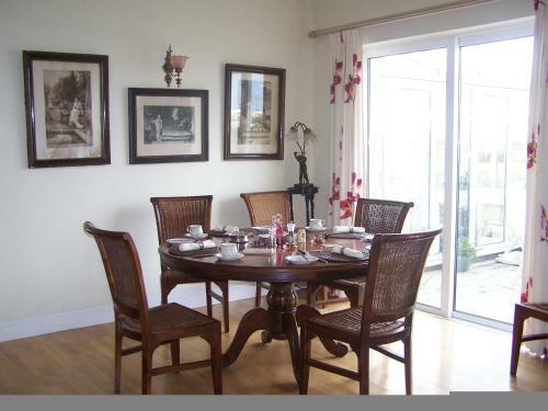 Hostal Seasons Lodge Guesthouse