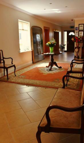 Hostal Seasons Lodge Guesthouse
