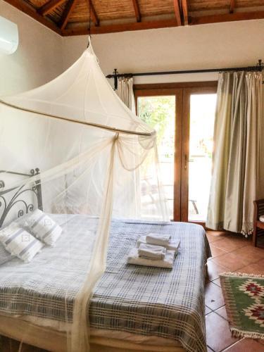 Samik Villa Sleeps 6 Pool Air Con Wifi
