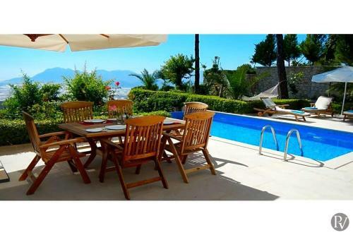 Islamlar Villa Sleeps 10 Pool Air Con Wifi
