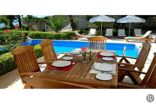 Islamlar Villa Sleeps 10 Pool Air Con Wifi