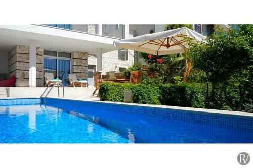 Islamlar Villa Sleeps 10 Pool Air Con Wifi