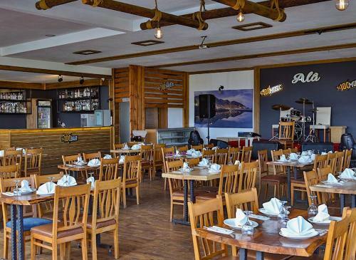 Grand Ayzek Hotel