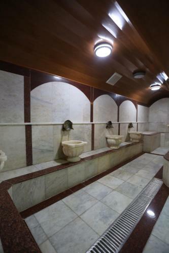 Grand Ayzek Hotel