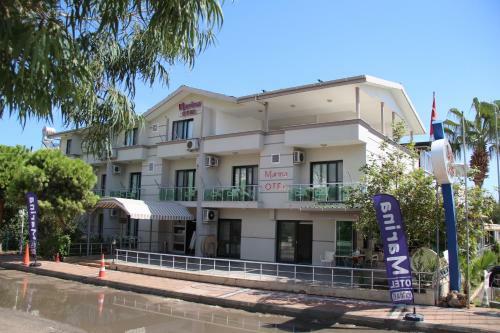 Bed & Breakfast Marina Hotel