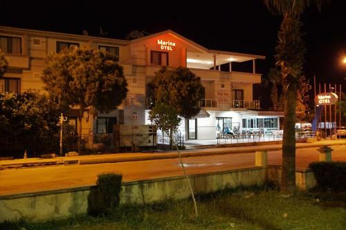 Bed & Breakfast Marina Hotel